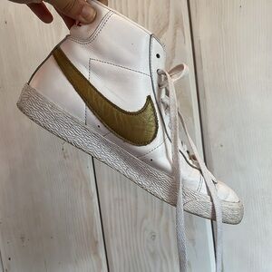 Nike Blazer Women’s Size 8